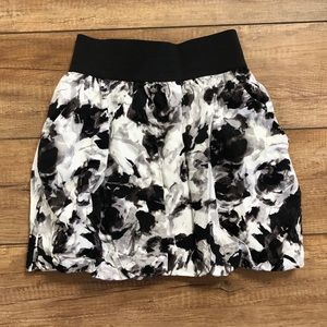 High waisted black and white floral skirt